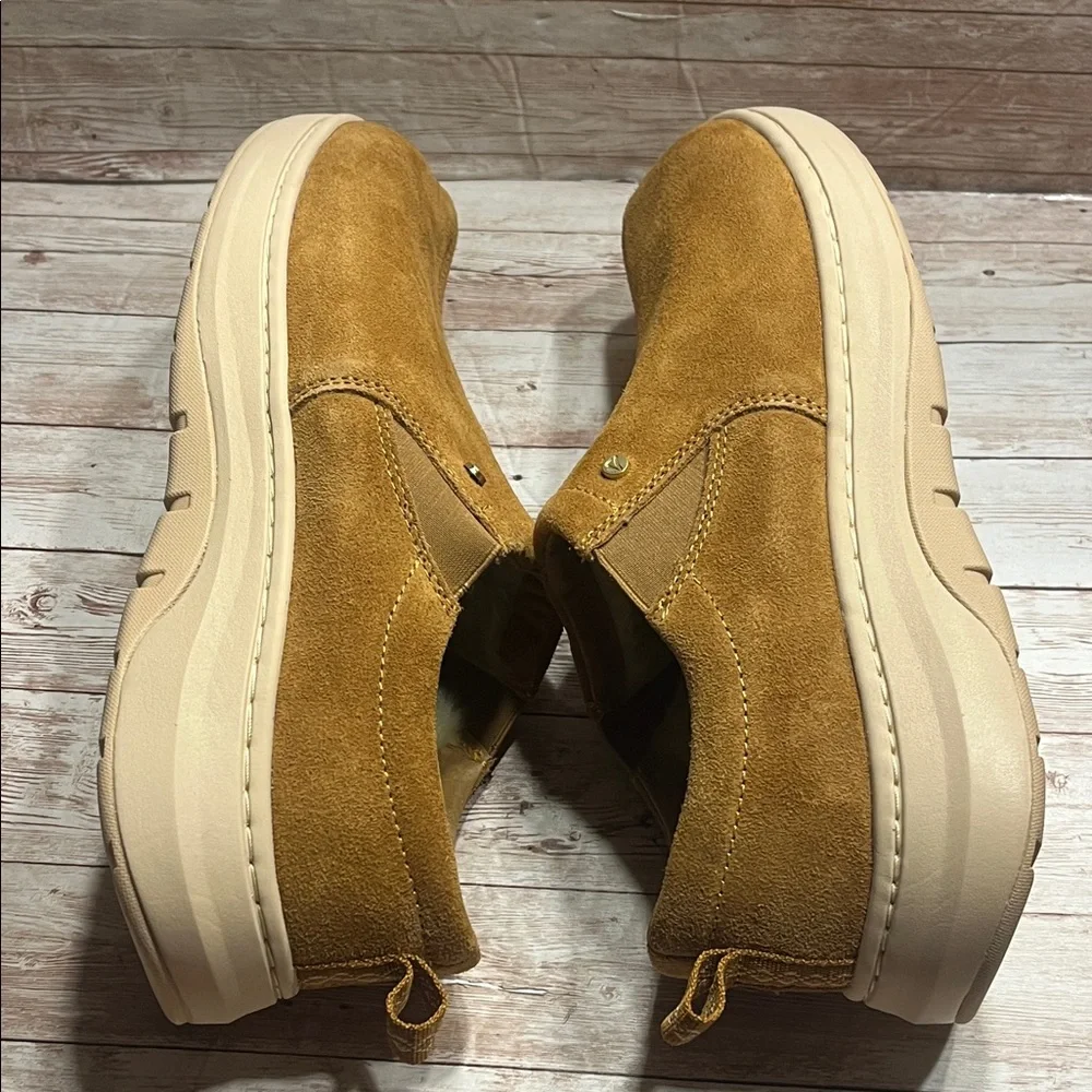 NWOB Anodyne Classic Tan Suede Men's Slip-On Loafers